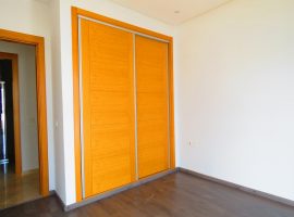 Appartement avec piscine - VA344